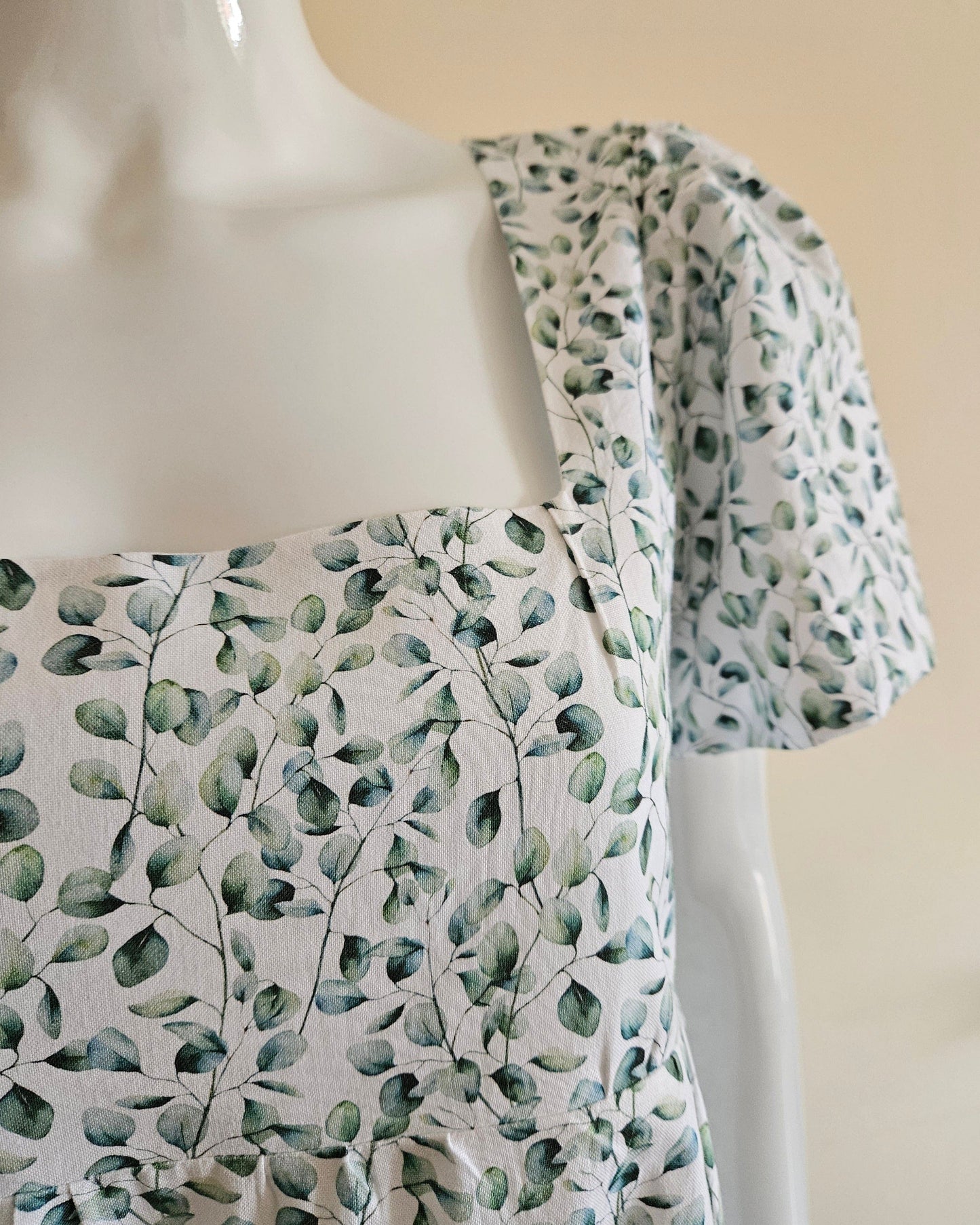 Robe motif feuille