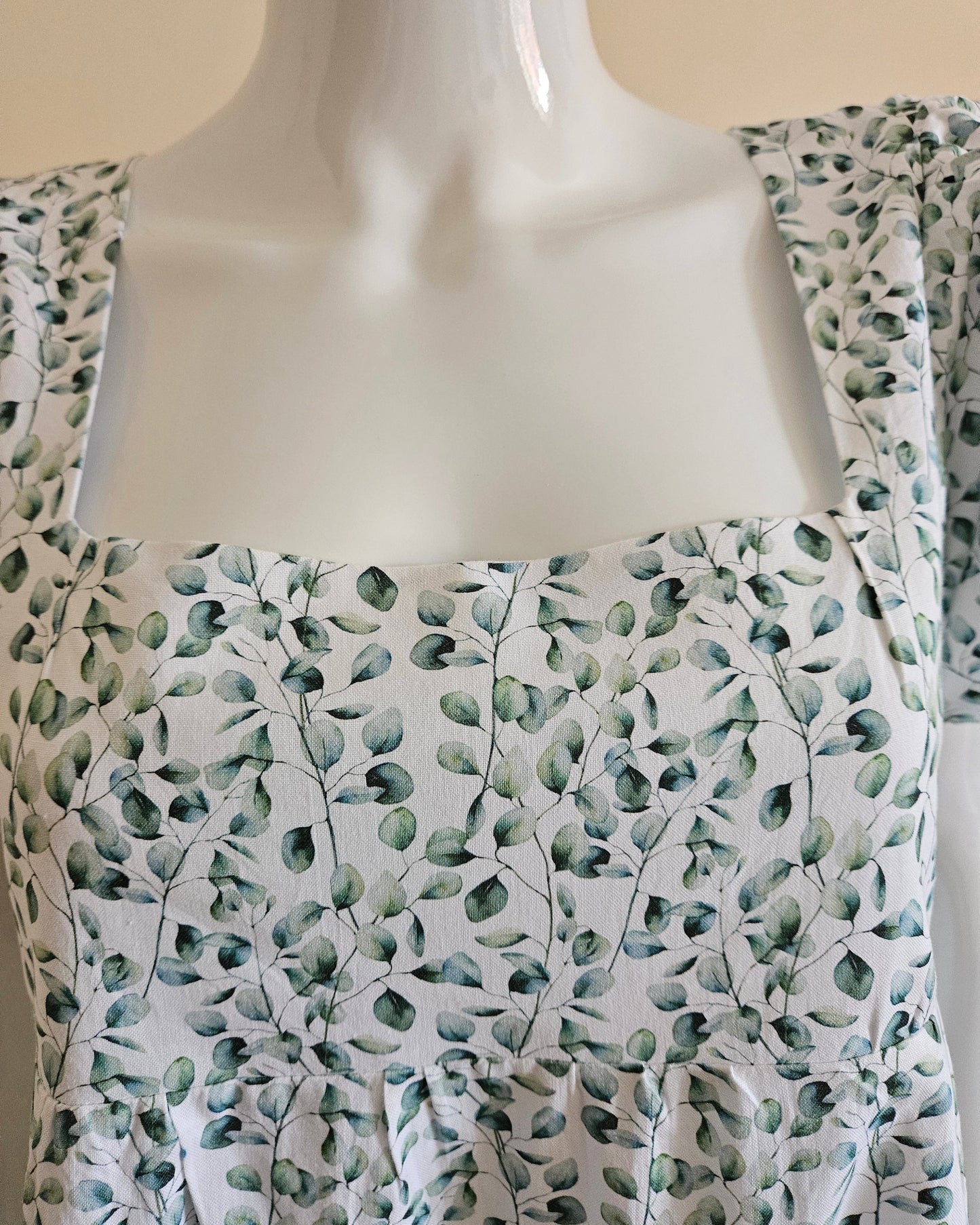Robe motif feuille