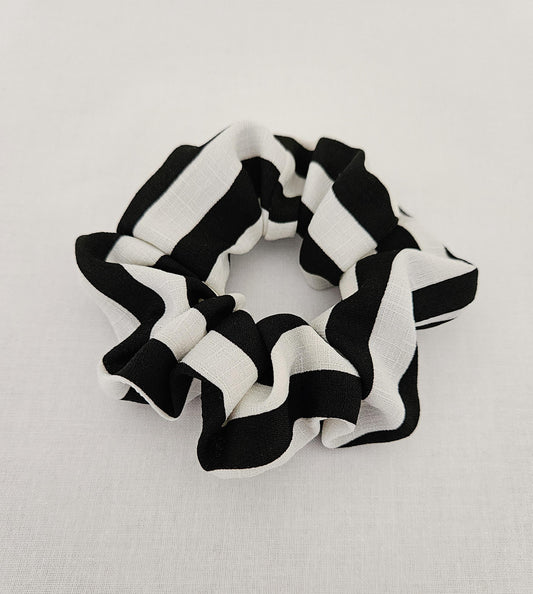 Stripped scrunchie